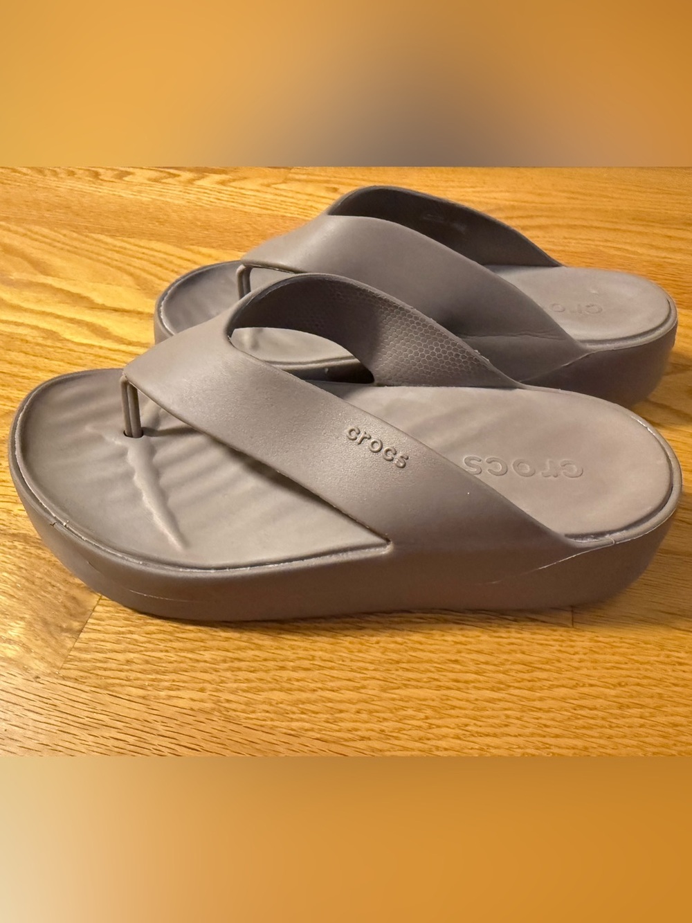 Crocs Women's Getaway Taupe Wedge Flip Flop size 7